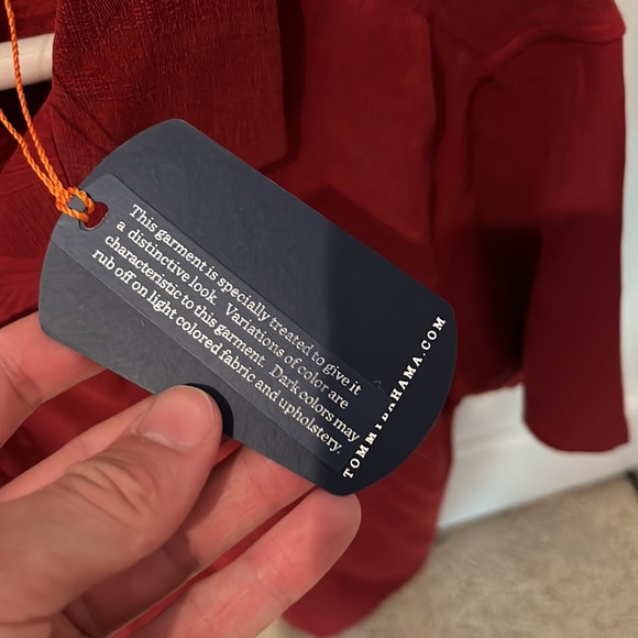 Genuine Tommy Bahama Short Sleeve Red Floral button down Shirt NEW WITH TAGS - Picture 2 of 8